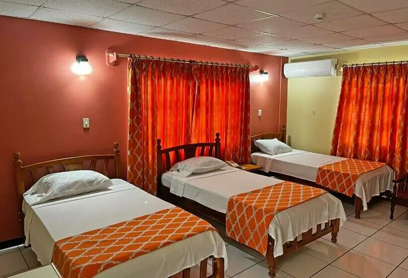 اتاق استاندارد سه نفره, Sundeck Suites