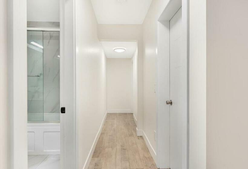 マウンテンビュースタンダードルーム, William Place