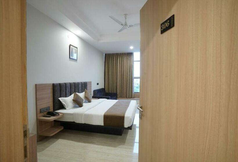 غرفة ديلوكس, Krishna Inn