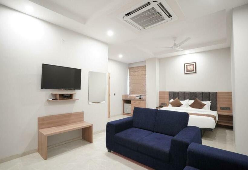 جناح, Krishna Inn