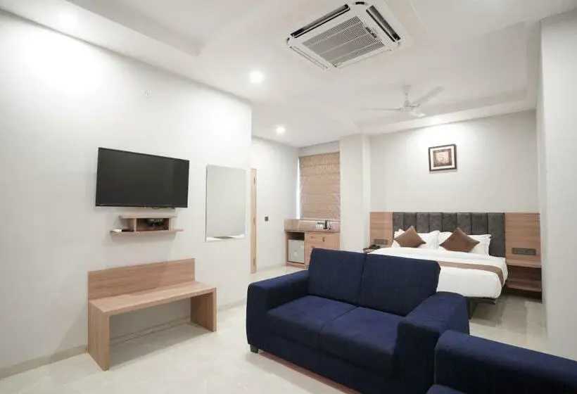 Suite, Krishna Inn