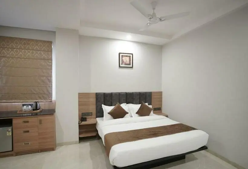 Suite, Krishna Inn