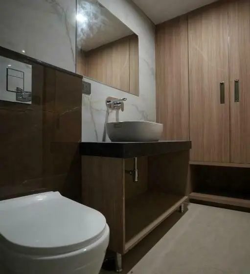 Suite, Krishna Inn