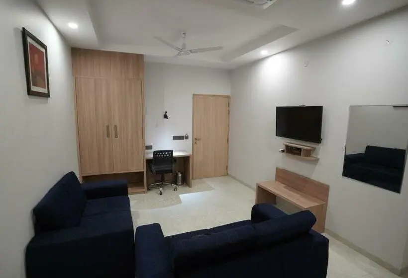 Suite, Krishna Inn