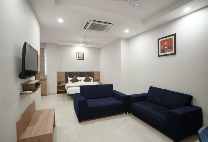 جناح, Krishna Inn