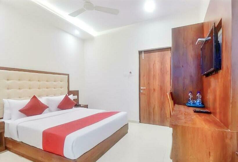 חדר דלוקס, Shubham