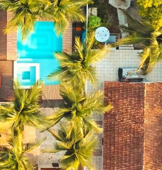 家庭间, Pousada Tupaiú