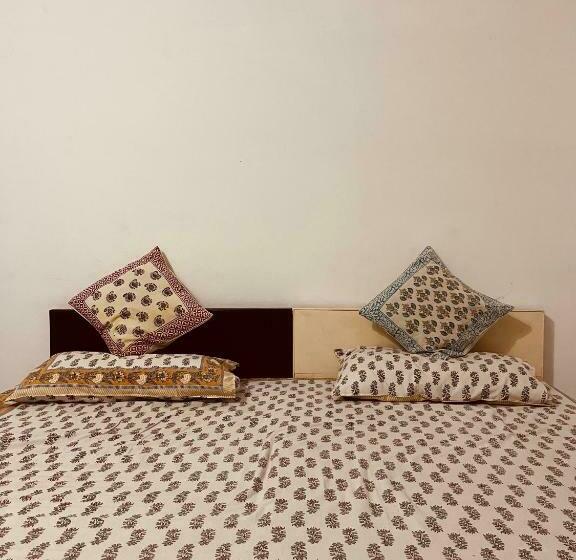 חדר דלוקס, Open Road Hostel And Cafe