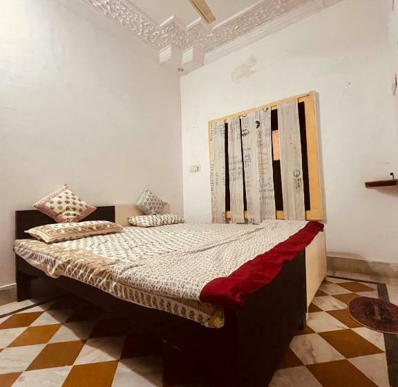 חדר דלוקס, Open Road Hostel And Cafe