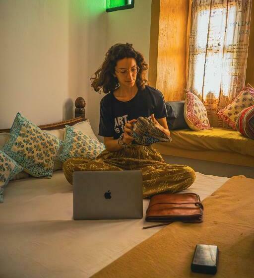 חדר דלוקס, Open Road Hostel And Cafe