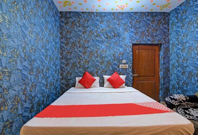 חדר קלאסי לשלושה, Oyo Flagship Kasturi