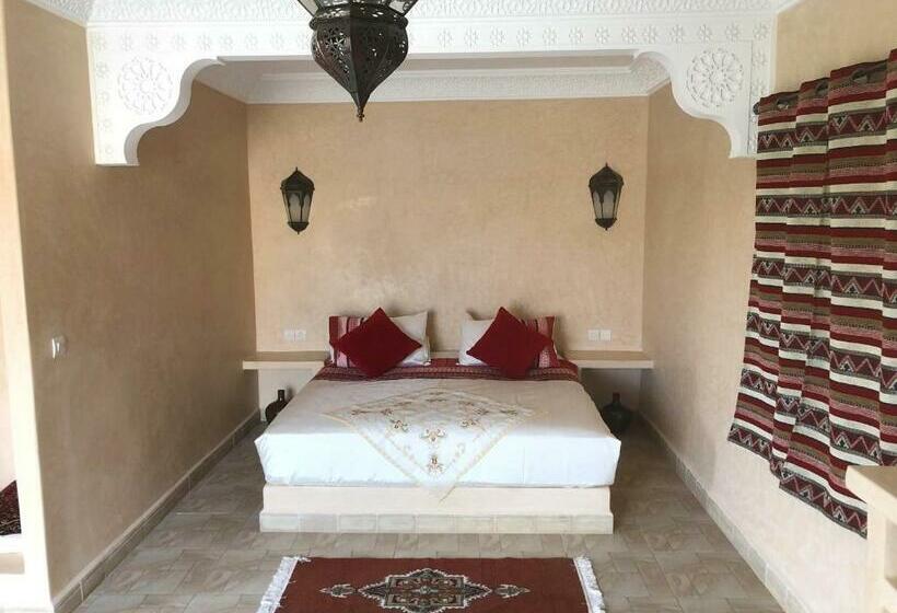 بانگلوی استاندارد, Dar Tiziri Amizmiz