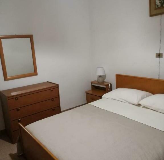 חדר סטנדרט, I Trecento