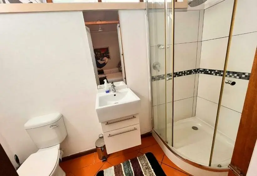Standard Kolmen Hengen Huone, The Woodhouse