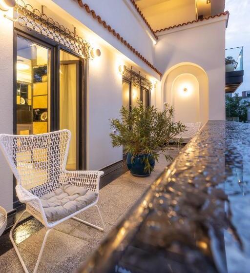 ２ベッドルームアパートメント, Rosetti One