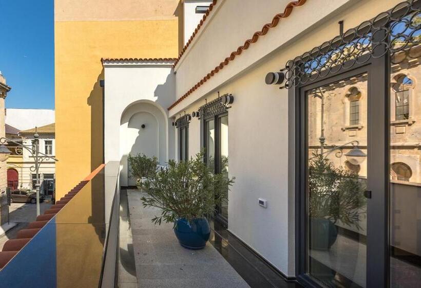 ２ベッドルームアパートメント, Rosetti One