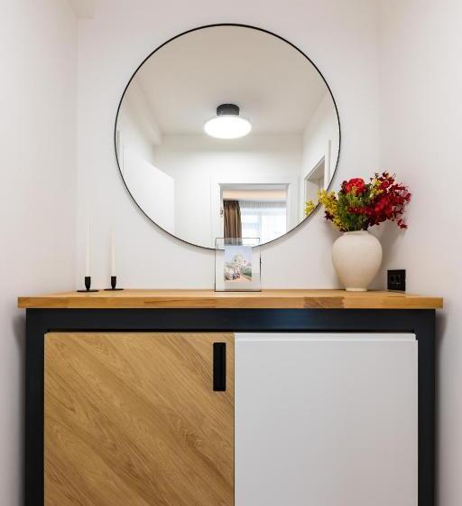 ２ベッドルームアパートメント, Rosetti One