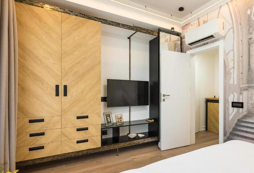 ２ベッドルームアパートメント, Rosetti One