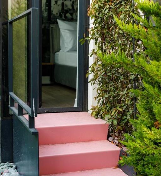 庭の見える１ベッドルームアパートメント, Rosetti One