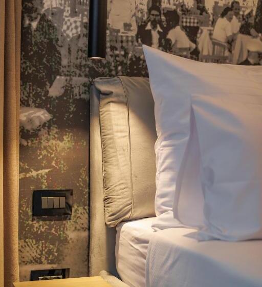 庭の見える１ベッドルームアパートメント, Rosetti One