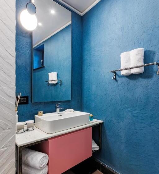 庭の見える１ベッドルームアパートメント, Rosetti One