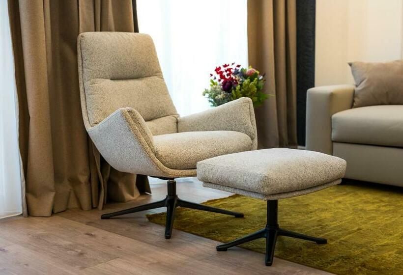 ２ベッドルームアパートメント, Rosetti One