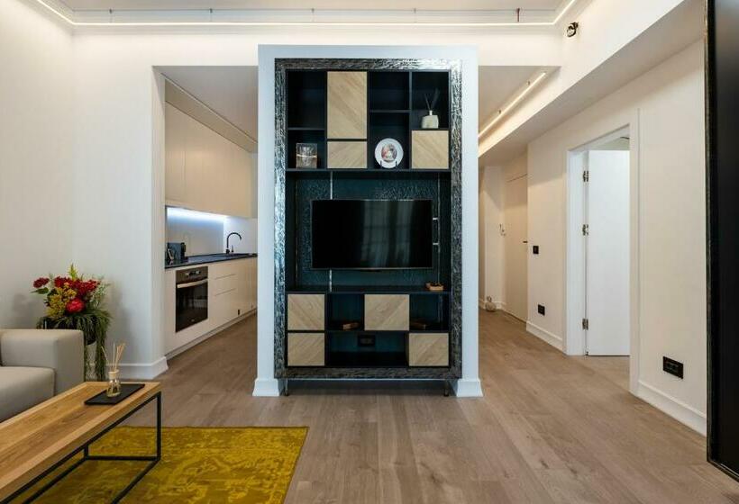 ２ベッドルームアパートメント, Rosetti One