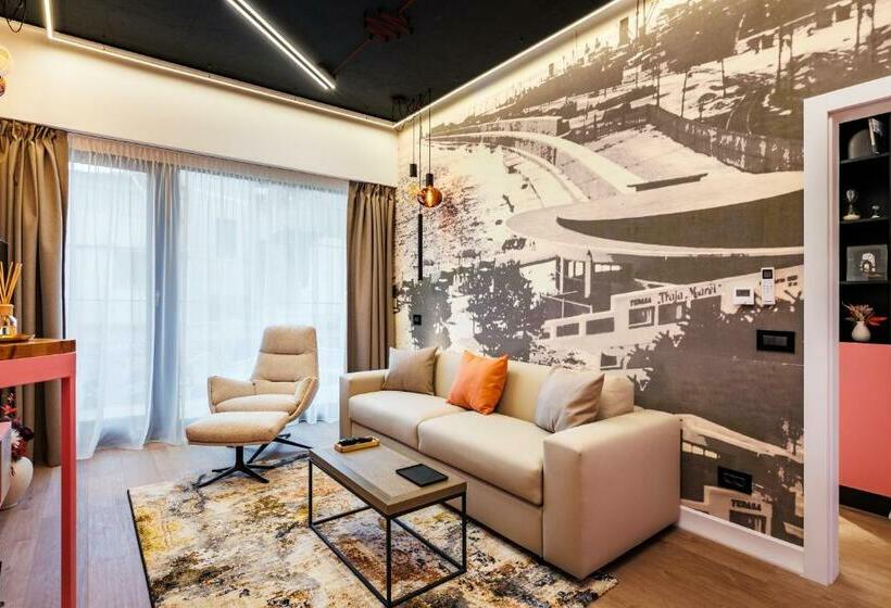 庭の見える１ベッドルームアパートメント, Rosetti One