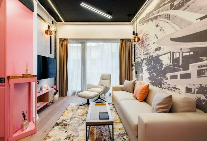 庭の見える１ベッドルームアパートメント, Rosetti One