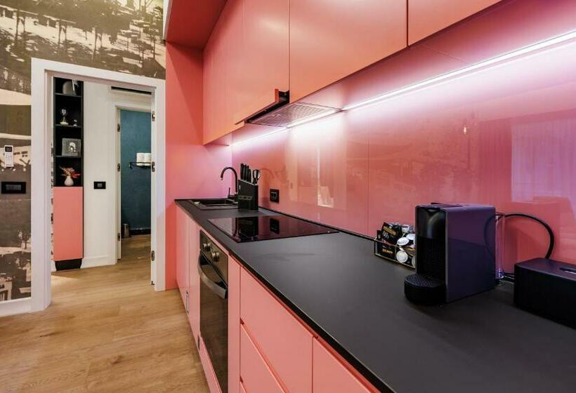 庭の見える１ベッドルームアパートメント, Rosetti One