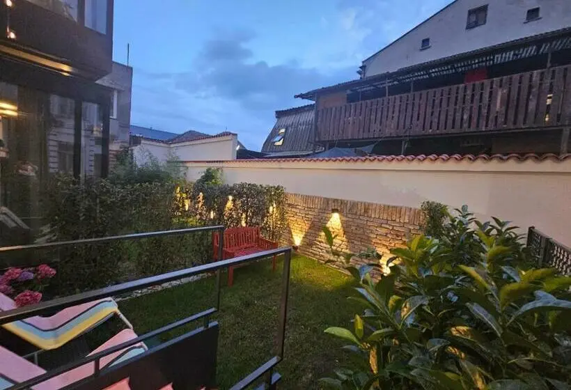 Appartamento 1 Camera da Letto con Terrazza, Rosetti One