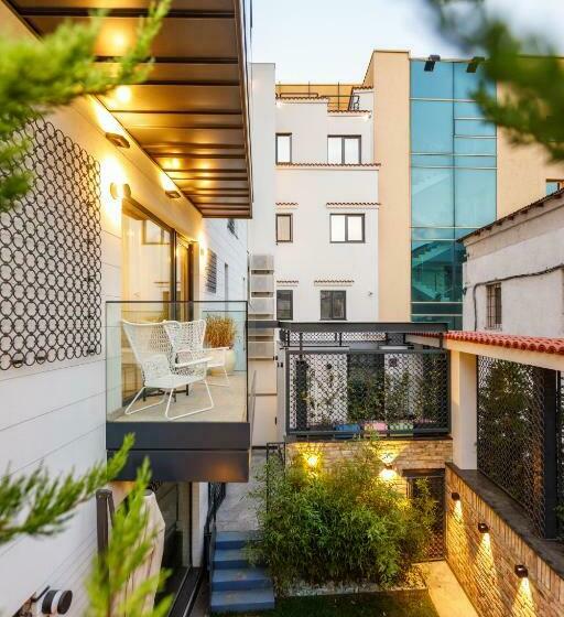 テラス付き１ベッドルームアパートメント, Rosetti One