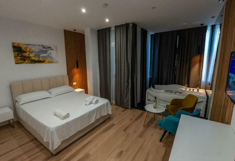 غرفة ديلوكس سرير كينج, Arnil