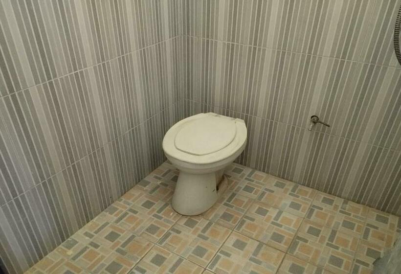 חדר דלוקס, Oyo 92756 Kos Moncok