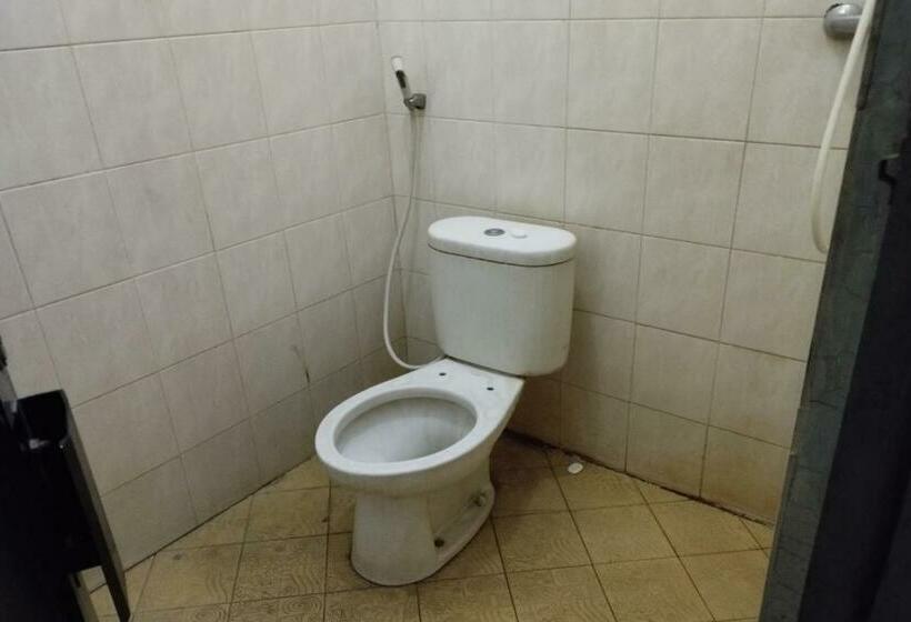 חדר דלוקס, Oyo 92756 Kos Moncok