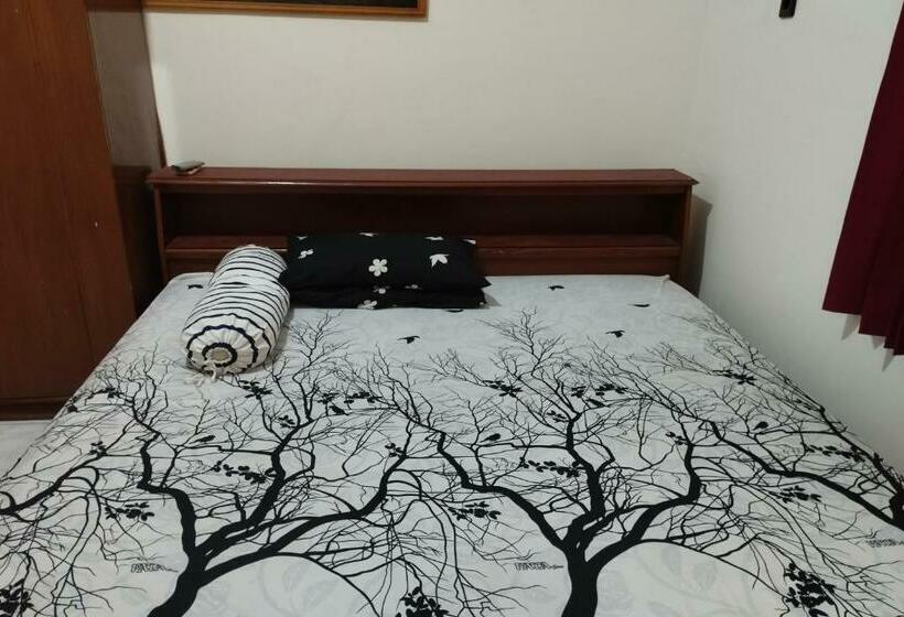 חדר דלוקס, Oyo 92756 Kos Moncok