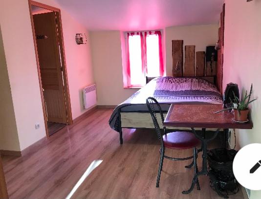 Номер Стандарт, Chez Franck Et Sandra, Plein Centre Ville , 2eme étage