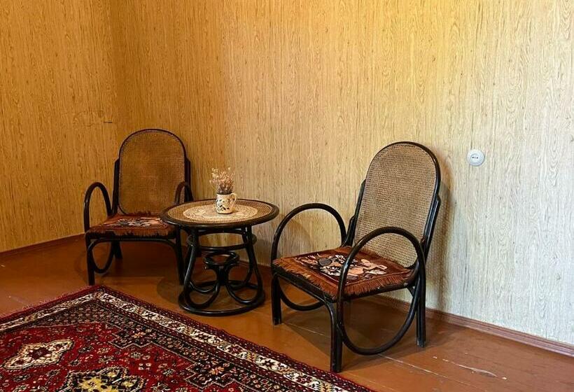 اتاق استاندارد, Papoyan Guest House