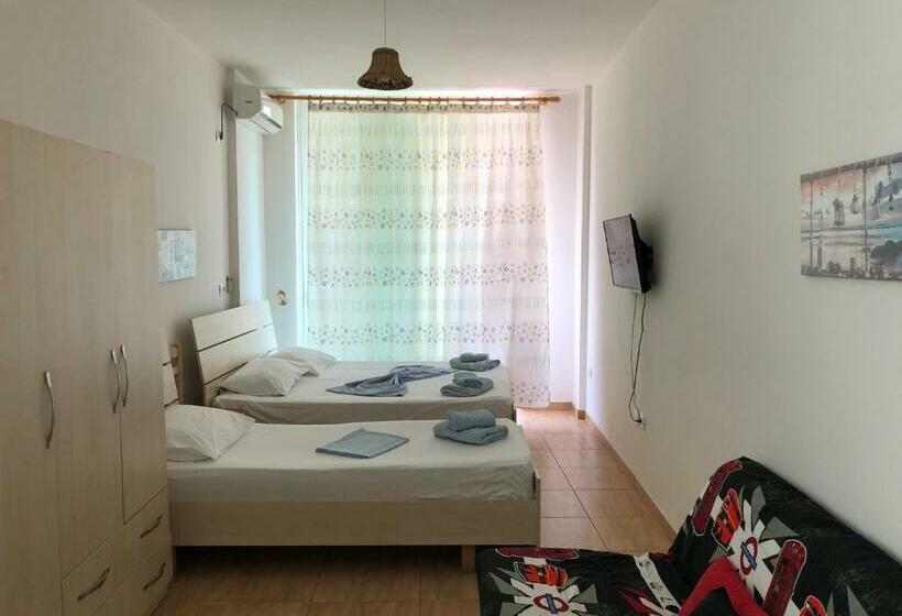 اتاق خانوادگی, Villa Xhelili