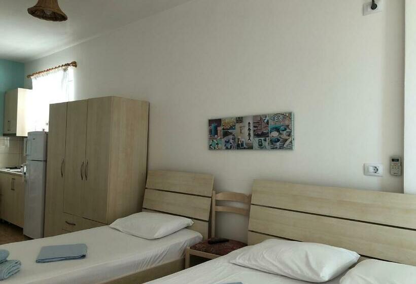 اتاق خانوادگی, Villa Xhelili