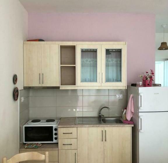 اتاق استاندارد سه تخته با بالکن, Villa Xhelili