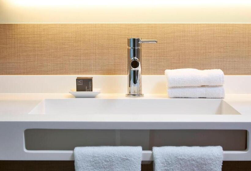 Номер Стандарт, Ac Hotel By Marriott Atlanta Buckhead At Phipps Plaza
