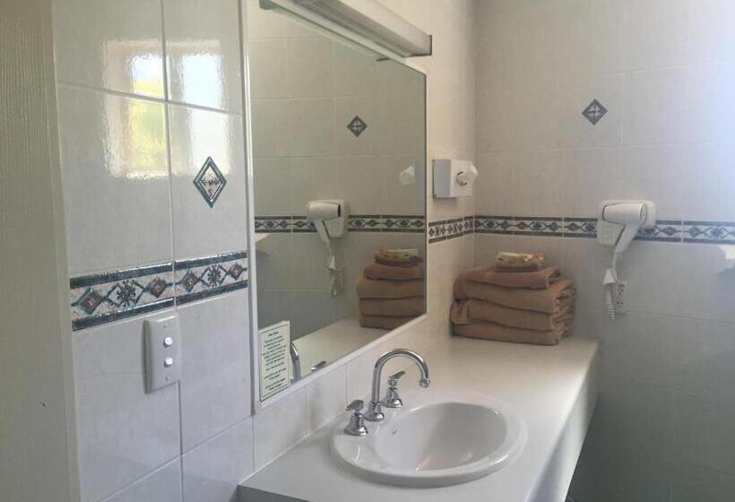 家庭间, Abel Tasman Motor Inn