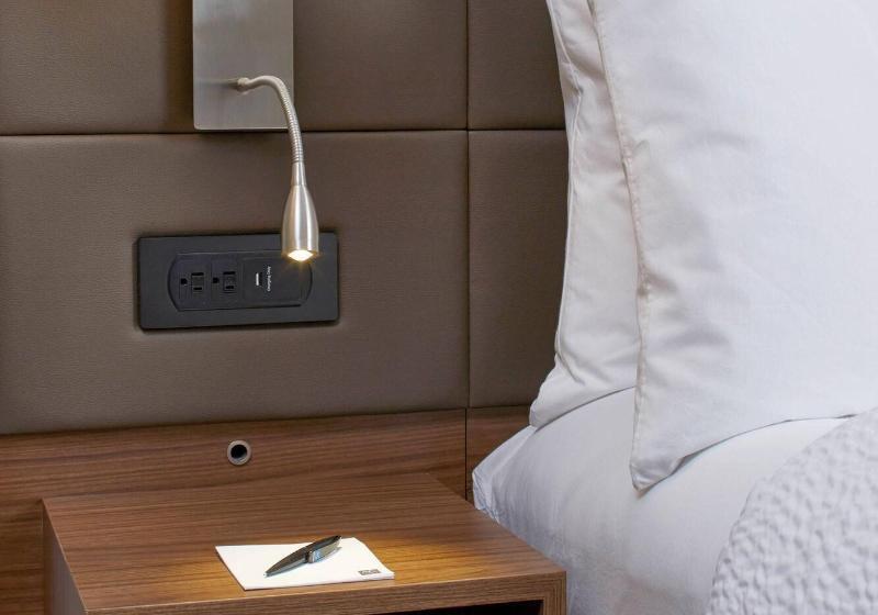 غرفة قياسية سرير كينج, Ac Hotel By Marriott Atlanta Buckhead At Phipps Plaza