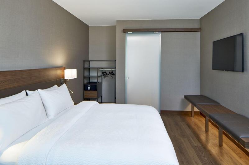 Стандартный Номер Кровать Кинг, Ac Hotel By Marriott Atlanta Buckhead At Phipps Plaza