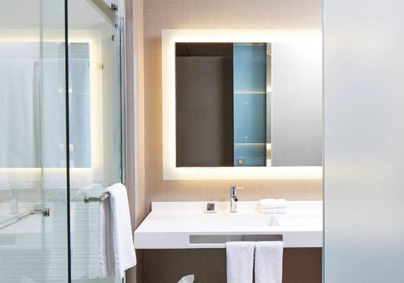 غرفة قياسية سرير كينج, Ac Hotel By Marriott Atlanta Buckhead At Phipps Plaza