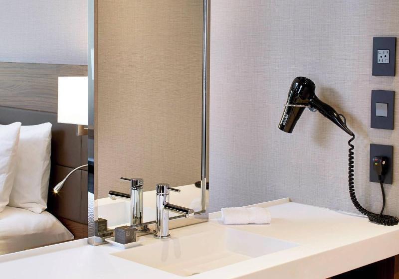 غرفة قياسية سرير كينج, Ac Hotel By Marriott Atlanta Buckhead At Phipps Plaza