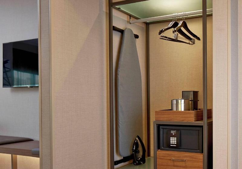 غرفة قياسية سرير كينج, Ac Hotel By Marriott Atlanta Buckhead At Phipps Plaza