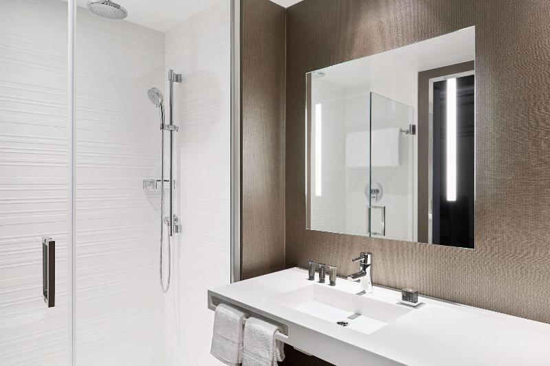 اتاق استاندارد با چشمانداز دریاچه, Ac Hotel By Marriott Phoenix Tempe/downtown