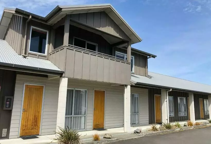استودیو اجرایی, Arena Lodge